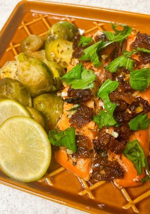 サーモンのセミドライトマトレモン焼き-レシピのメイン写真