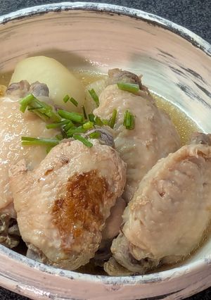 鶏の旨味が◎手羽中と大根の煮物-レシピのメイン写真