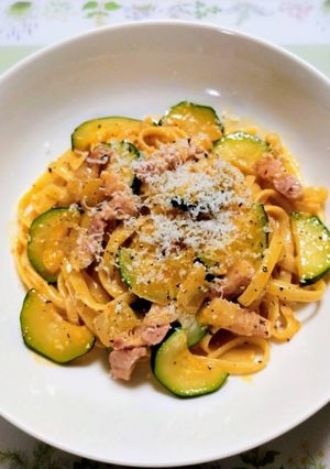 簡単昼食!ズッキーニのカルボナーラパスタ-レシピのメイン写真