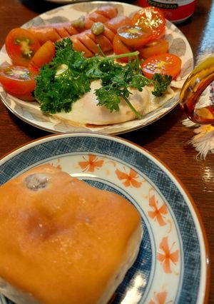 目玉焼きにパセリ(人参の葉っぱ)を乗せて-レシピのメイン写真