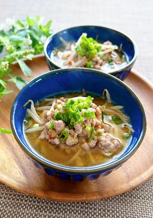 簡単・節約！もやしとひき肉の味噌汁-レシピのメイン写真