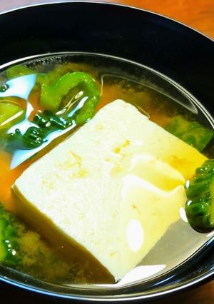 ゴーヤ・ピーマン・豆腐のお味噌汁-レシピのメイン写真