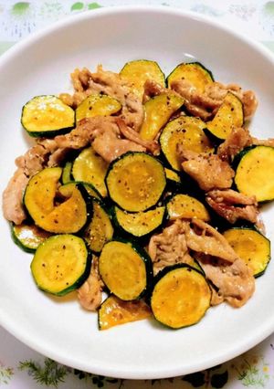 簡単今日の夕飯ズッキーニ豚こまポン酢炒め-レシピのメイン写真