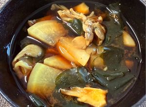 消費期限まで急げ‼️塩蔵わかめの味噌汁🤣-レシピのメイン写真