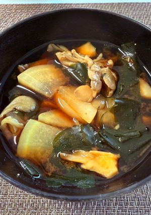 消費期限まで急げ‼️塩蔵わかめの味噌汁🤣-レシピのメイン写真
