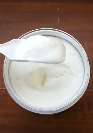 乳酸菌ヘルベヨーグルト+無調整牛乳-レシピのメイン写真