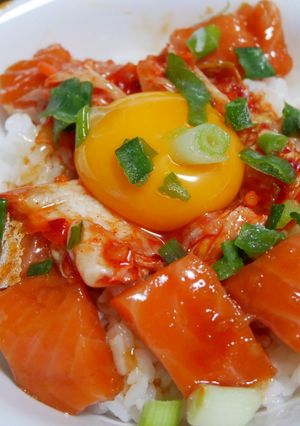 不器用サーモンユッケ丼-レシピのメイン写真