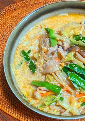 豚バラ肉とたっぷり野菜の煮込みラーメン-レシピのメイン写真