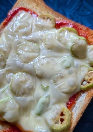 白オクラのチーズピザパン★-レシピのメイン写真