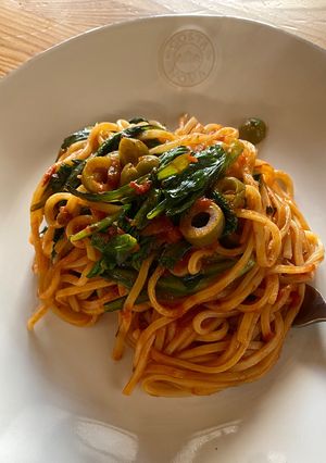 春菊とバジルのトマトソースパスタ-レシピのメイン写真