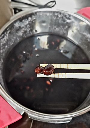 甘さ控えめのふっくら黒豆-レシピのメイン写真
