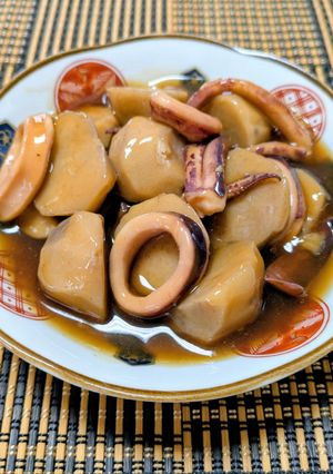 ほっこり懐かしい味♪里芋とイカの煮物♡-レシピのメイン写真