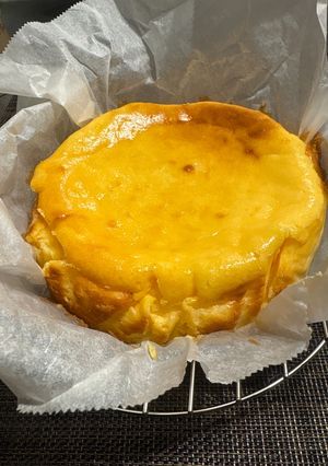 簡単☆混ぜて焼くだけバスクチーズケーキ♪-レシピのメイン写真