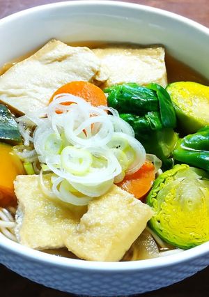 冷凍豆腐と芽キャベツ、野菜の温かい蕎麦-レシピのメイン写真