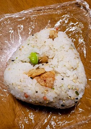 唐揚げと枝豆のおにぎり-レシピのメイン写真