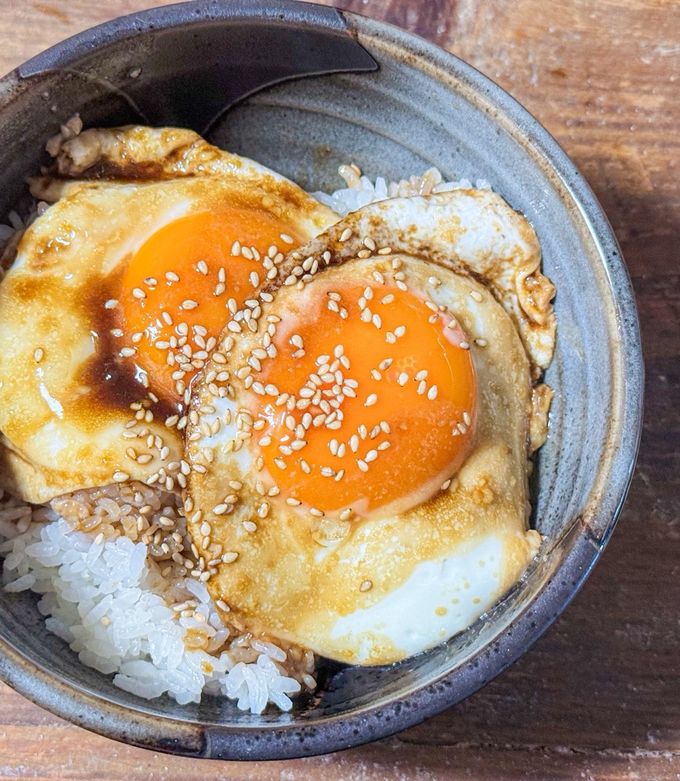 超簡単⭐️時短⭐️リピ確目玉焼き丼-レシピのメイン写真