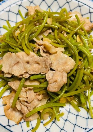 芋づるのニンニク炒め-レシピのメイン写真