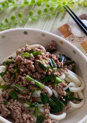 梅そぼろニラうどん-レシピのメイン写真