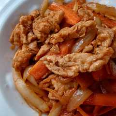 รูปของ 豚肉の韓国風♪簡単甘辛炒め
