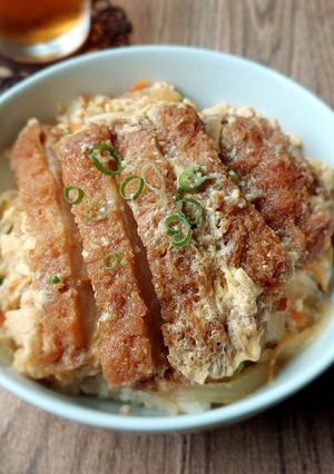 カツ丼☆トンカツ1枚で2人分☆卵も2個だけ-レシピのメイン写真