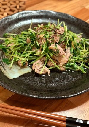 【節約！】豚こまと豆苗のニンニク醬油炒め-レシピのメイン写真