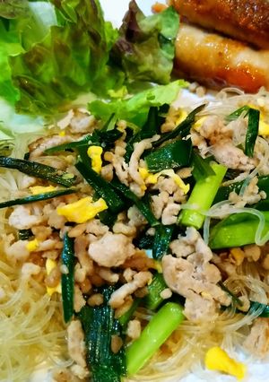 ニラと卵と豚ひき肉の春雨炒め-レシピのメイン写真