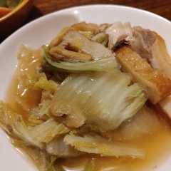 รูปของ 白菜が安くなったらね。くたくた煮。