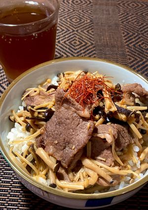 きのこのしぐれ煮アレンジ牛丼-レシピのメイン写真