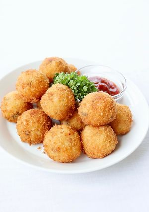 チーズとキノコの旨味【ライスコロッケ】-レシピのメイン写真