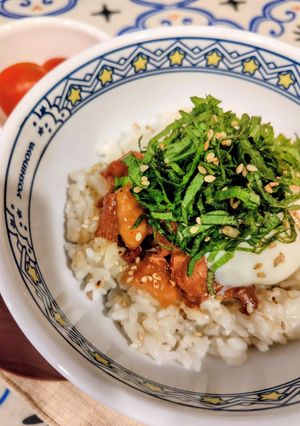 たっぷり紫蘇で手抜き感ゼロ☆焼き鳥缶丼-レシピのメイン写真