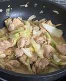 鶏肉とキャベツのガリバタ炒め