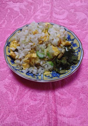 シンプルな町中華チャーハンのニラ醤油添え-レシピのメイン写真