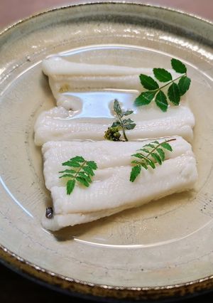 出汁がすごい　バーナー処理で穴子の塩煮-レシピのメイン写真