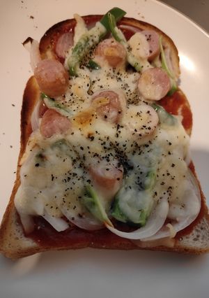 食パンで作るピザ-レシピのメイン写真