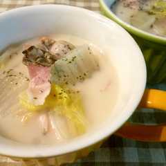 รูปของ 白菜の甘みたっぷり♪豆乳味噌スープ