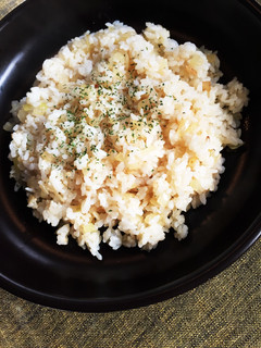 簡単で美味しぃ☆オニオンバターピラフ-レシピのメイン写真
