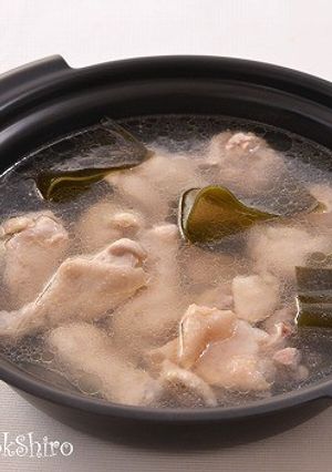簡単＆絶品！昆布と骨付き鶏肉のお鍋-レシピのメイン写真