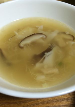 カットサラダをリメイク☆コンソメスープ-レシピのメイン写真