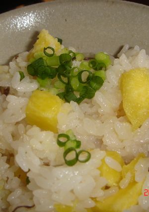塩昆布入りサツマイモご飯-レシピのメイン写真