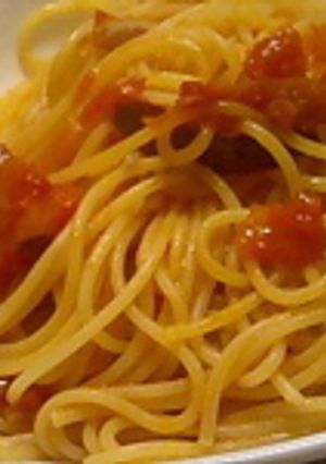 簡単トマトソースのパスタ-レシピのメイン写真