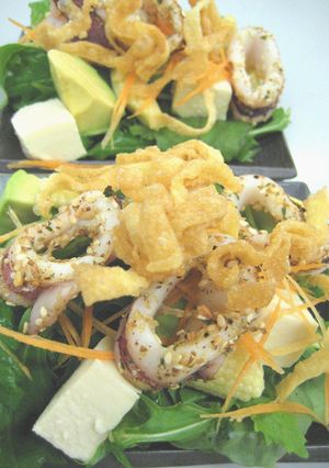 アボカドと豆腐のスパイシーイカサラダ-レシピのメイン写真