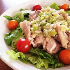 รูปของ 鶏のねぎ塩ダレ☆サラダ