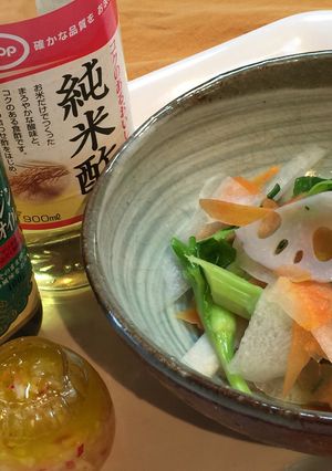 春のサラダは手作りのピリ辛ドレッシング-レシピのメイン写真