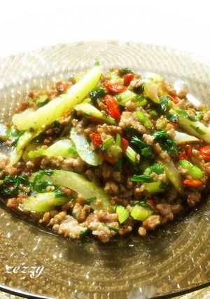 簡単！ヘルシー♪セロリとひき肉の薬膳炒め-レシピのメイン写真
