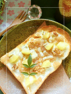 白小豆あん×キウイ×胡桃のチーズトースト-レシピのメイン写真