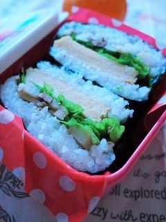 蓮根入り甘辛牛そぼろのおにぎらず-レシピのメイン写真