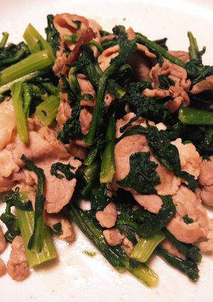 簡単美味しい春菊と豚肉の炒め物-レシピのメイン写真