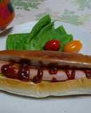 魚肉ソーセージのホットドッグ