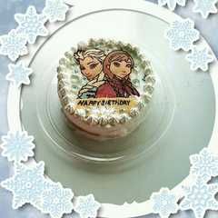 รูปของ アナ雪 誕生日ケーキ シフォン デコ