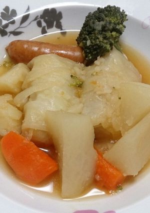 冷蔵庫の野菜＋冷凍ロ−ルキャベツでポトフ-レシピのメイン写真